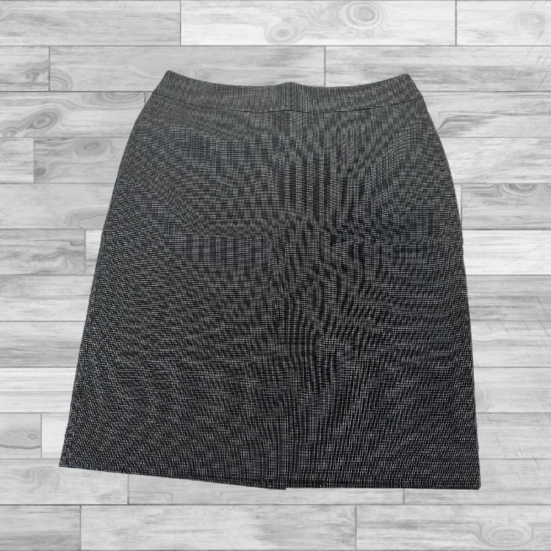 Skirt Mini & Short By Ann Taylor In Black & White, Size: 6