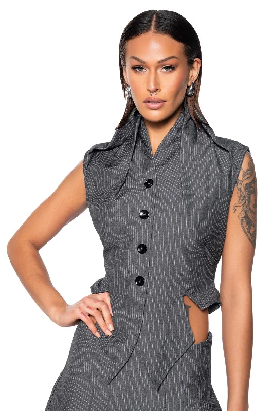 BUSINESS MEETS FASHION VEST